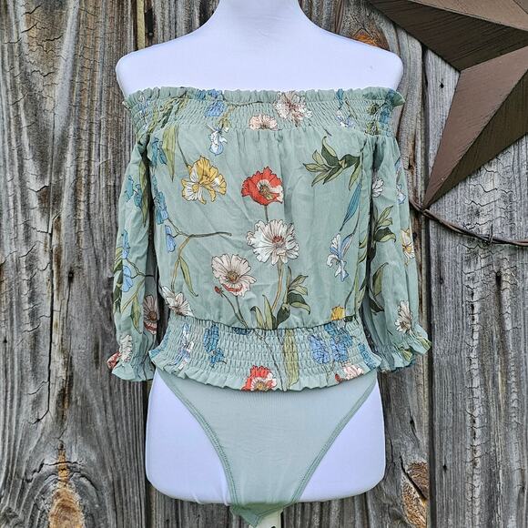 OffShoulder Bodysuit ASTR Lucy Size XS Sage Green Floral Smocked Ruffle Crop NWT - Picture 1 of 9